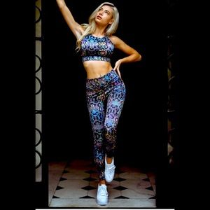 Yelete Colorful Snake Print Leggings